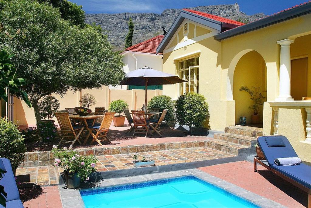Tom'S Guest House Cape Town Exterior photo